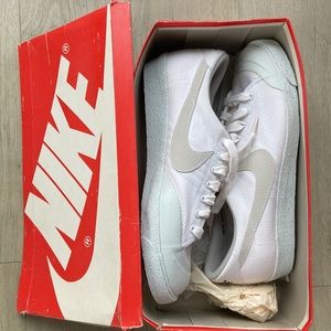 Nike VINTAGE 1980s Bruin Canvas W/NAT Men’s Athletic Shoes (Style 4207)